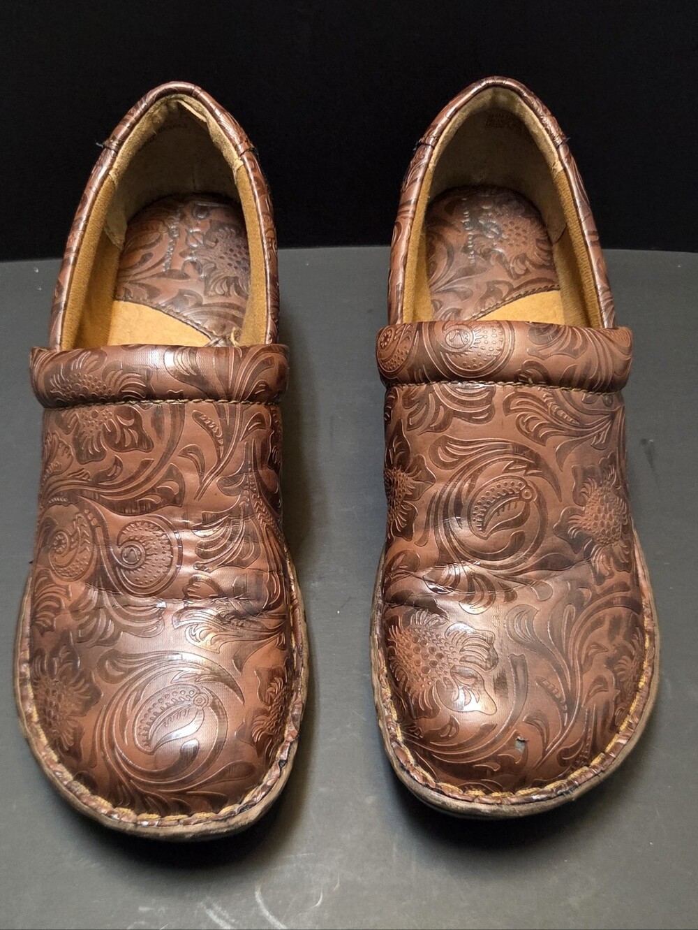 BOC Born Clog Womens US 9M Brown Peggy Leather Floral Embossed Comfort 0184